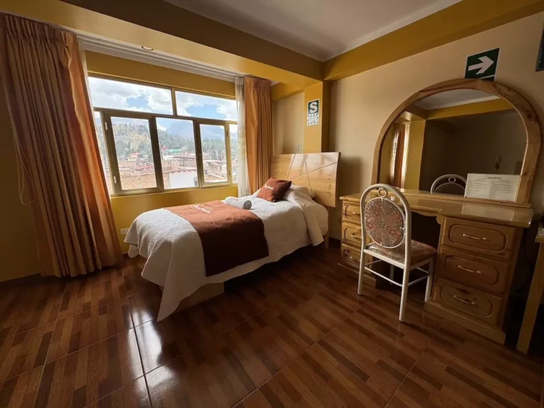 Mountain View Room Simple